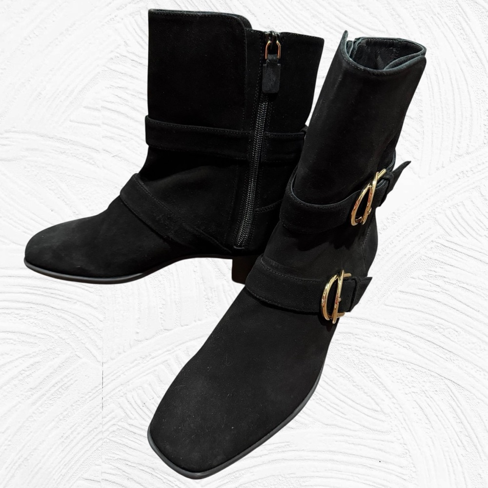 Stuart Weitzman Britain Black Buckle Suede Bootie Size 7.5 NWOB - Picture 1 of 7